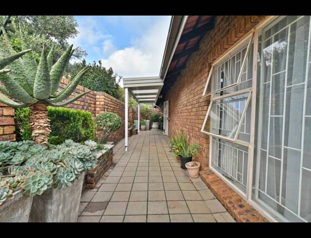 2 BEDROOM COMPLEX FOR SALE IN NEW REDRUTH